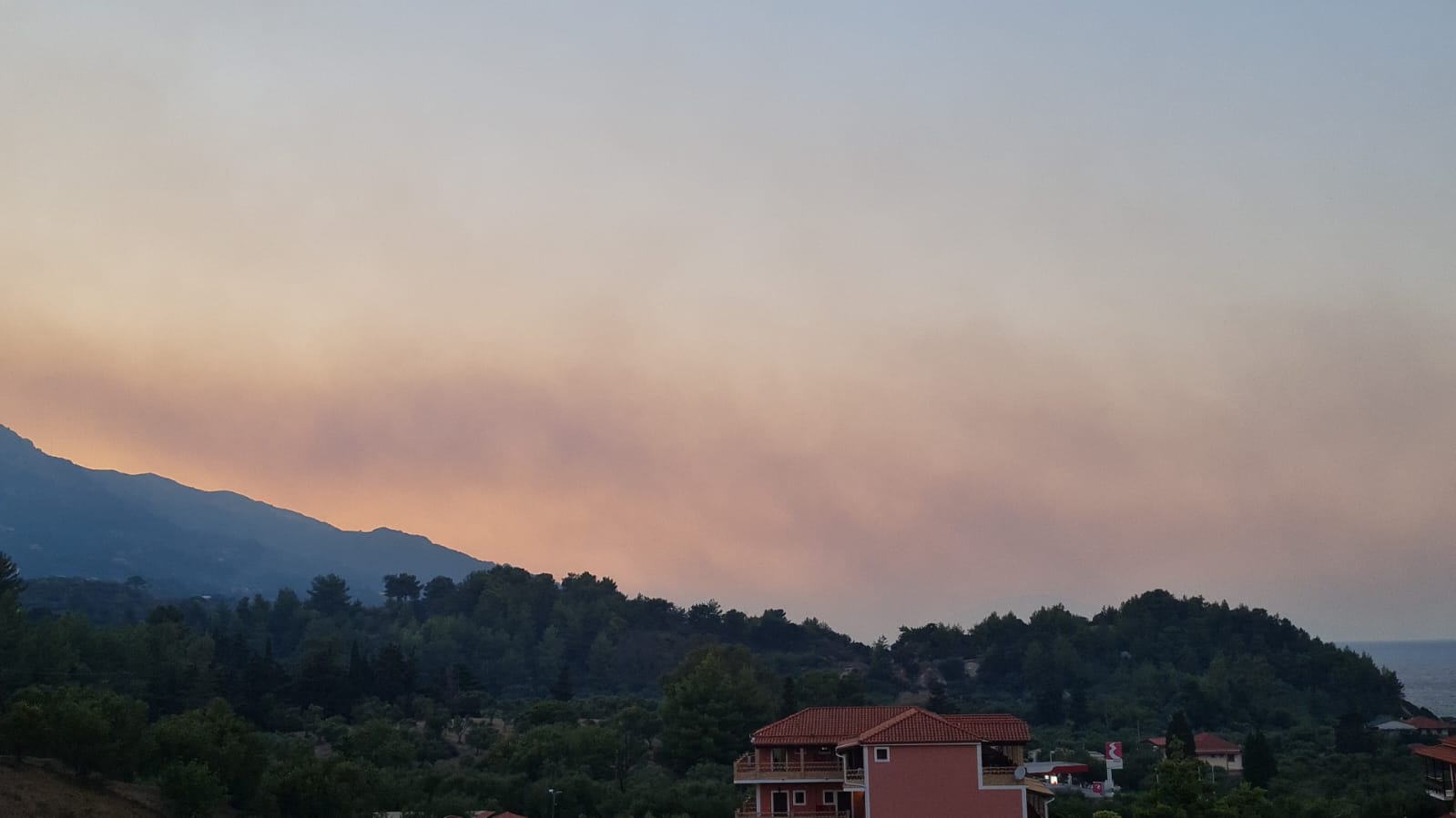 Bosbrand op Griekse eiland Zakynthos onder controle Bosbranden in Europa